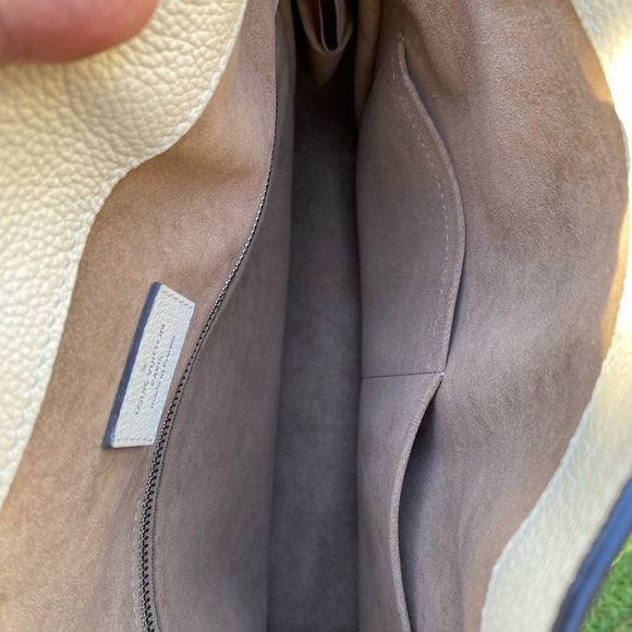 LV Ivoire Monogram Mahina Leather Babylone GM - Picture 10 of 13
